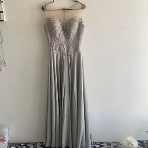 Grey formal dress 👗